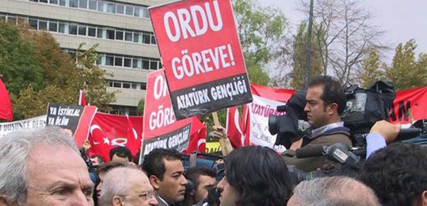 Hatipoğlu: O mitingin talimatını Gürüz verdi