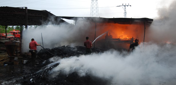 Kayseri'de bisküvi fabrikasında yangın