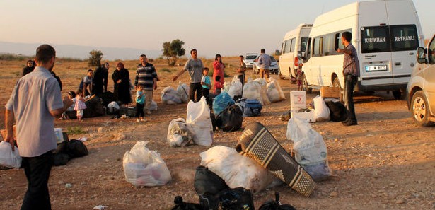 963 Suriye'li Türkiye'ye sığındı