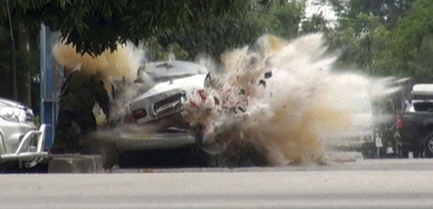 Tayland'da bombalı saldırı: 5 ölü